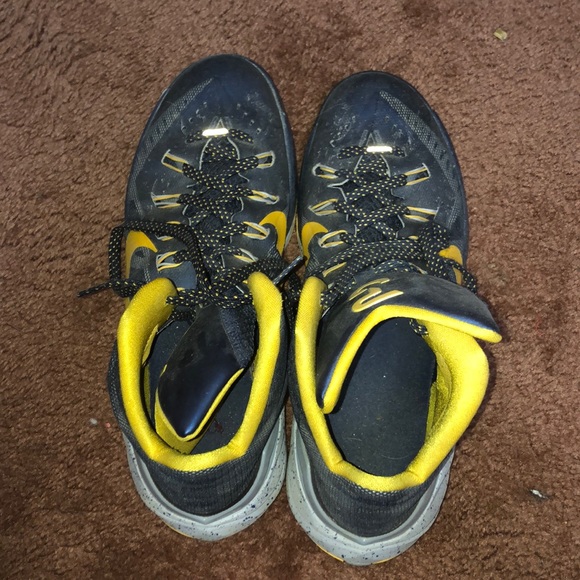 Paul George Hyperdunk Shoes - Picture 2 of 3